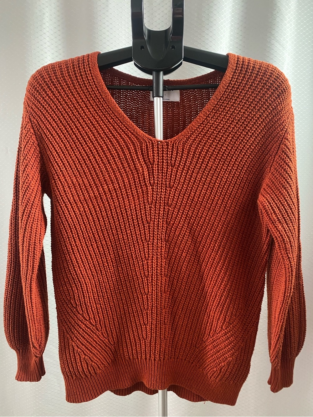 Old Navy Women’s V-Neck Chunky Knit Sweater in Burnt Orange